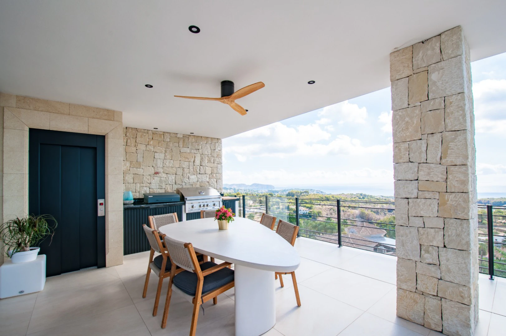 Luxury, Villa, Comfort and Spectacular Views in Benissa.