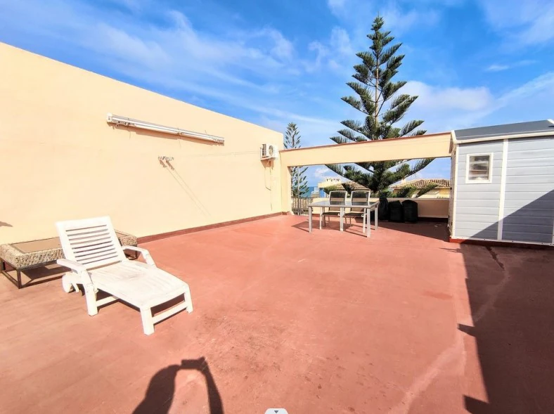 Penthouse for sale on the beach of Denia with sea views