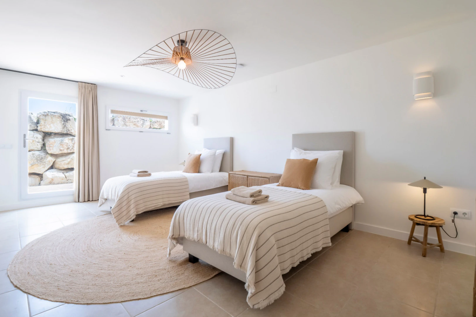 Recently renovated villa with stunning panoramic views of Jávea.