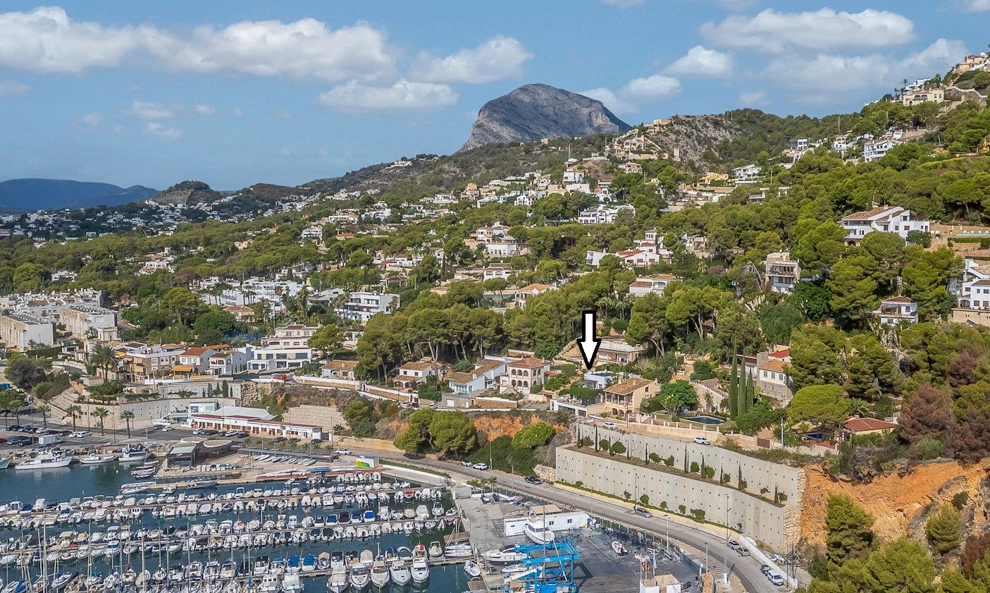 VILLA ON THE SEAFRONT IN THE PORT OF JAVEA