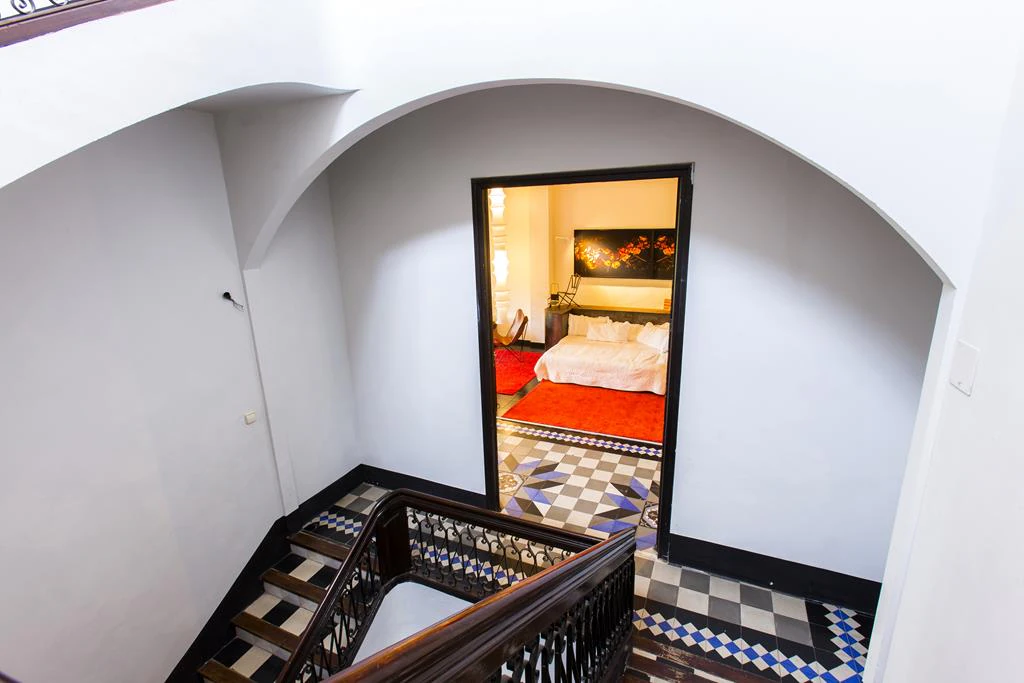 Two-storey town house with extensive interior patio, Dénia