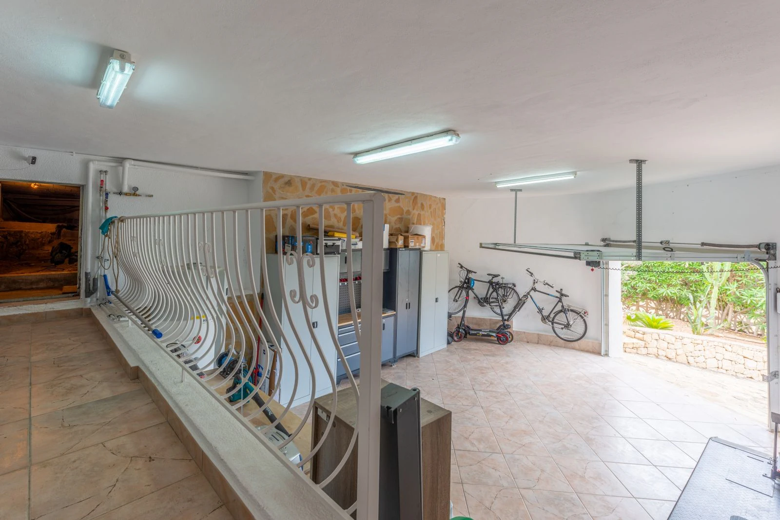 Traditional villa with sea views and a lot of privacy for sale in Jávea.