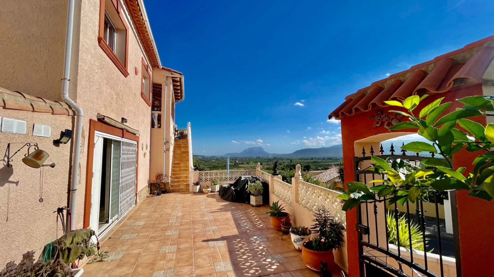Villa te koop in Tormos: op het zuiden gelegen, panoramisch uitzicht
