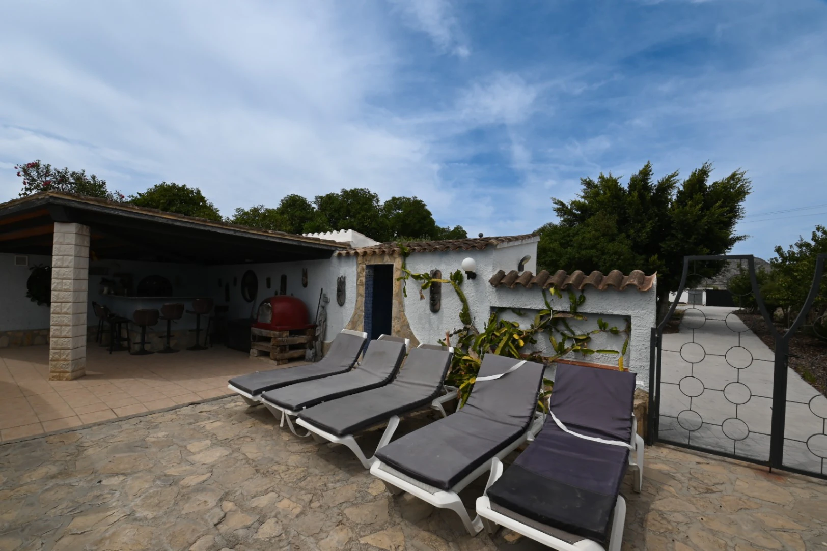 Charmante villa méditerranéenne avec vue sur la mer, grande piscine couverte et jardin – Teulada