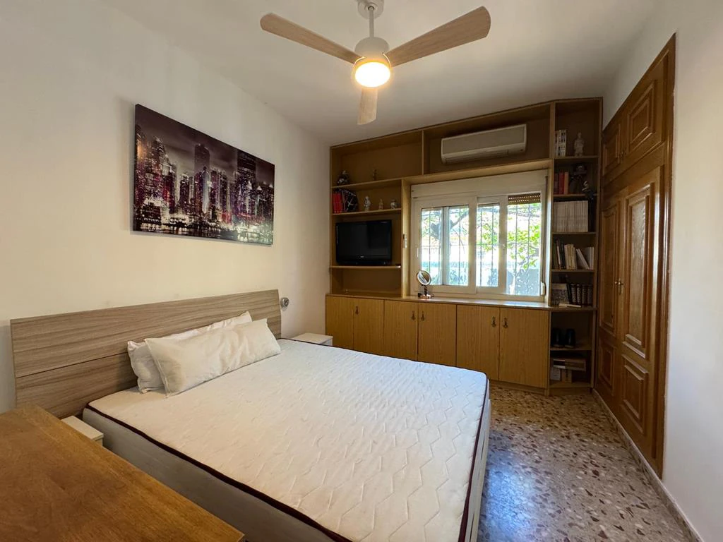 Independent chalet with large plot and private pool in Las Marinas - Dénia