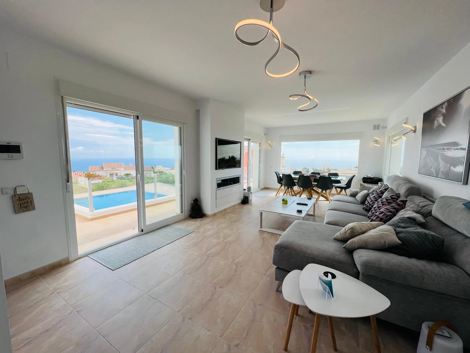 Prachtige luxe villa met uitzicht op zee
