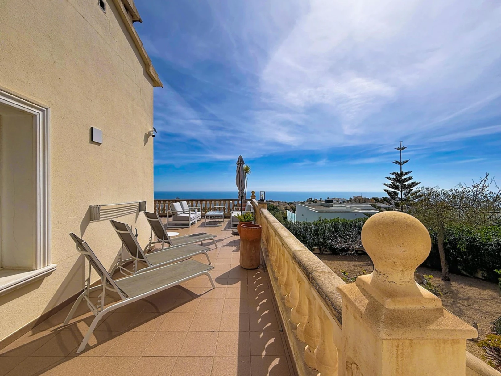 Cumbre del Sol, Villa with sea views