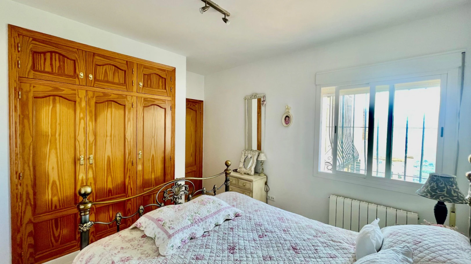Villa à vendre à Jalon : vue spectaculaire sur la vallée, exposition sud