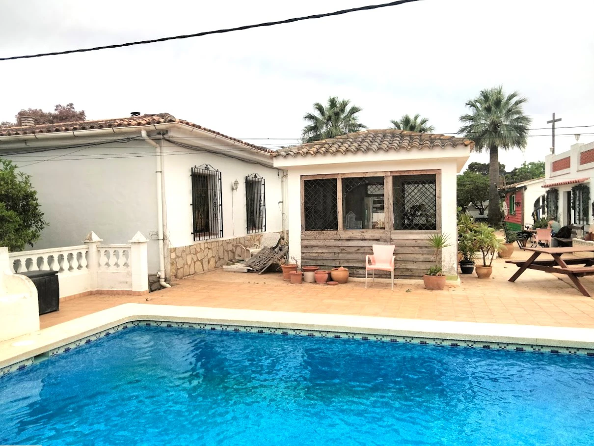Villa de 9 chambres sur plus de 9 000 m² près du centre de Denia avec piscine et installations équestres