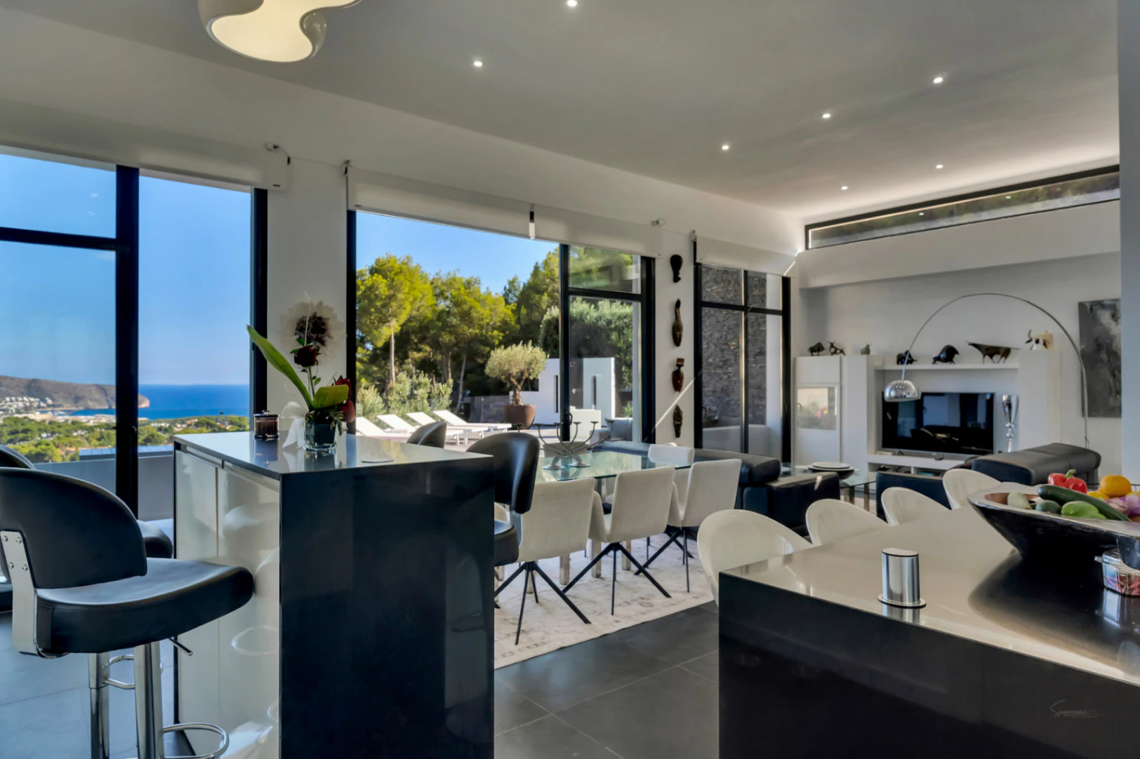 Impactante villa con vistas panorámicas al mar cerca de moraira