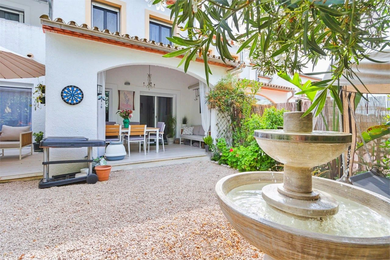 Half vrijstaande villa te koop in Pedreguer
