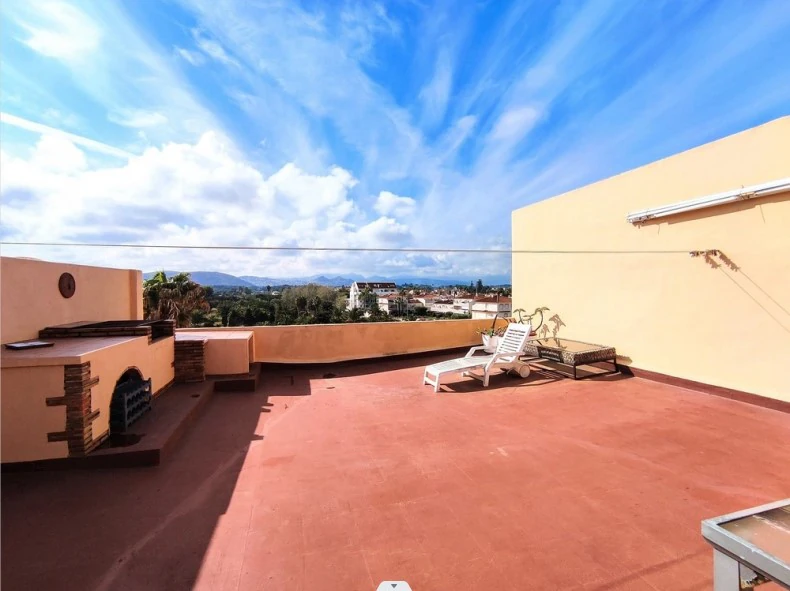 Penthouse for sale on the beach of Denia with sea views