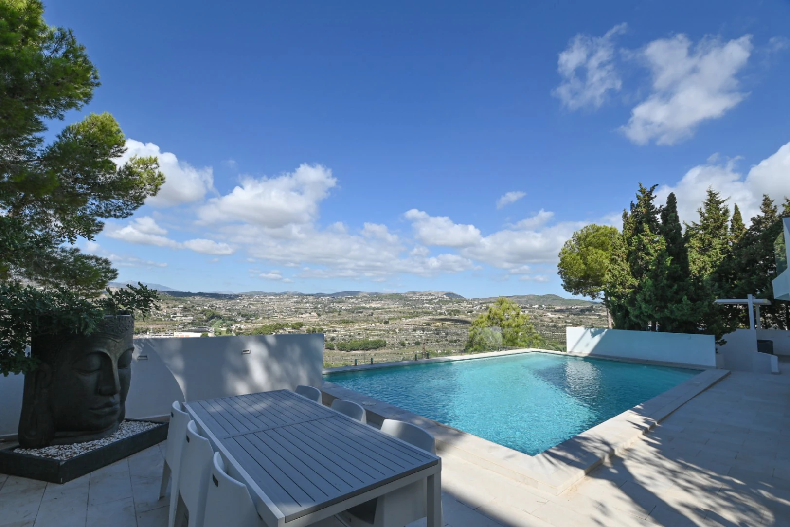 Prachtige Villa Te Koop in Moraira, 7 Slaapkamers