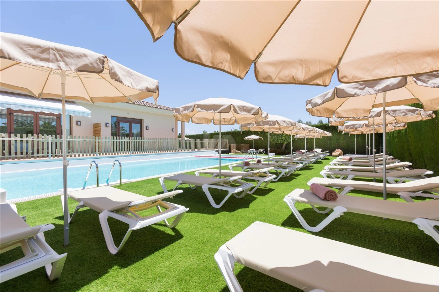 Nice hotel for sale in Jávea.