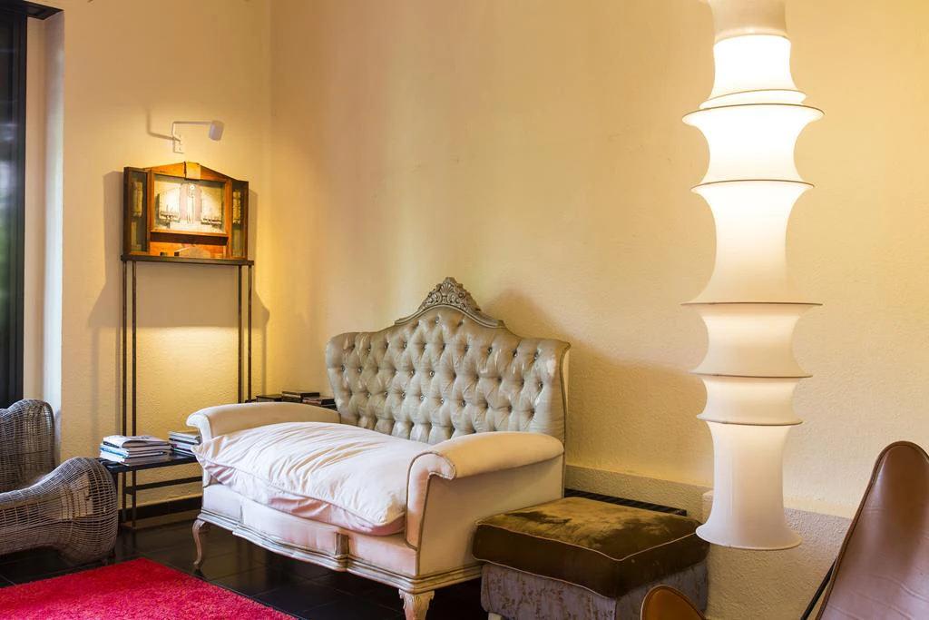 Two-storey town house with extensive interior patio, Dénia
