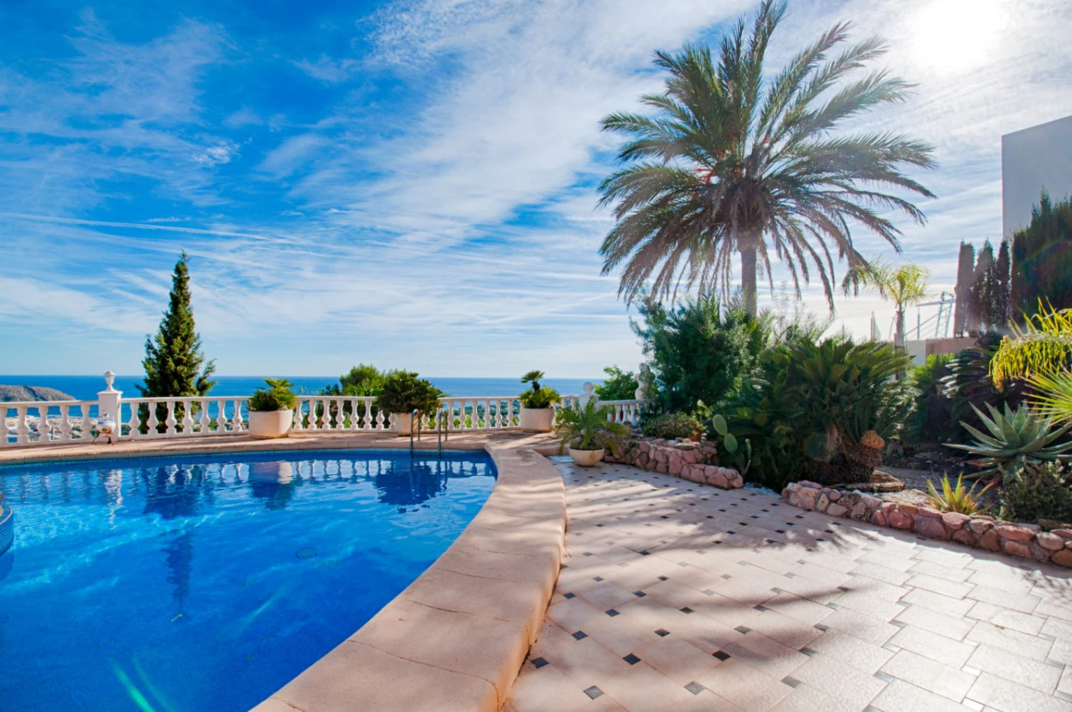 Es probablemente una de las mejores vistas al mar de Moraira.