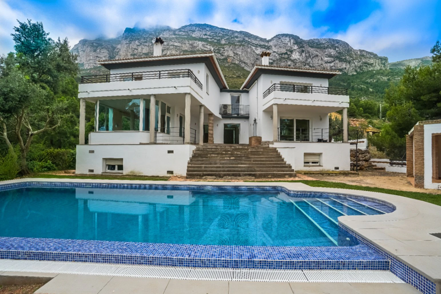 Villa avec vue sur la mer et en plein parc naturel du Montgó, à Dénia