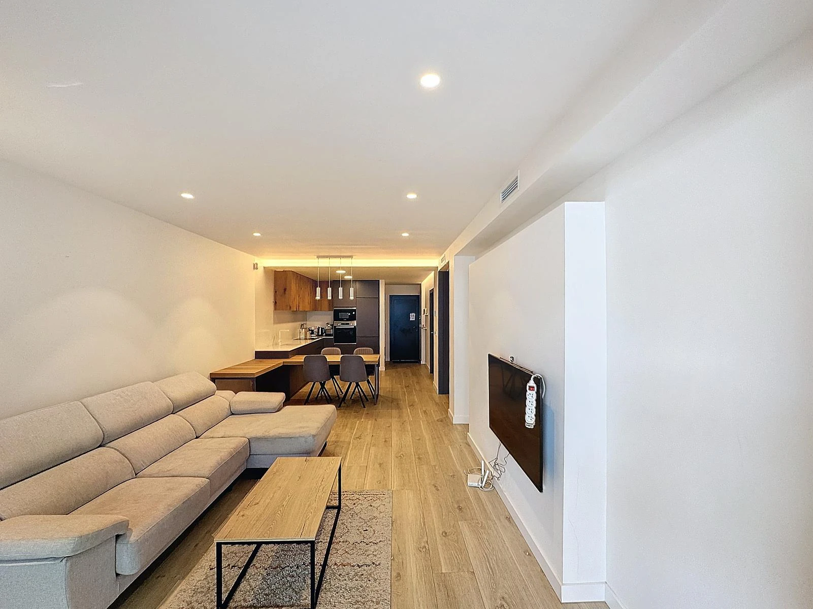 Cumbre del Sol, modern apartment with private garden