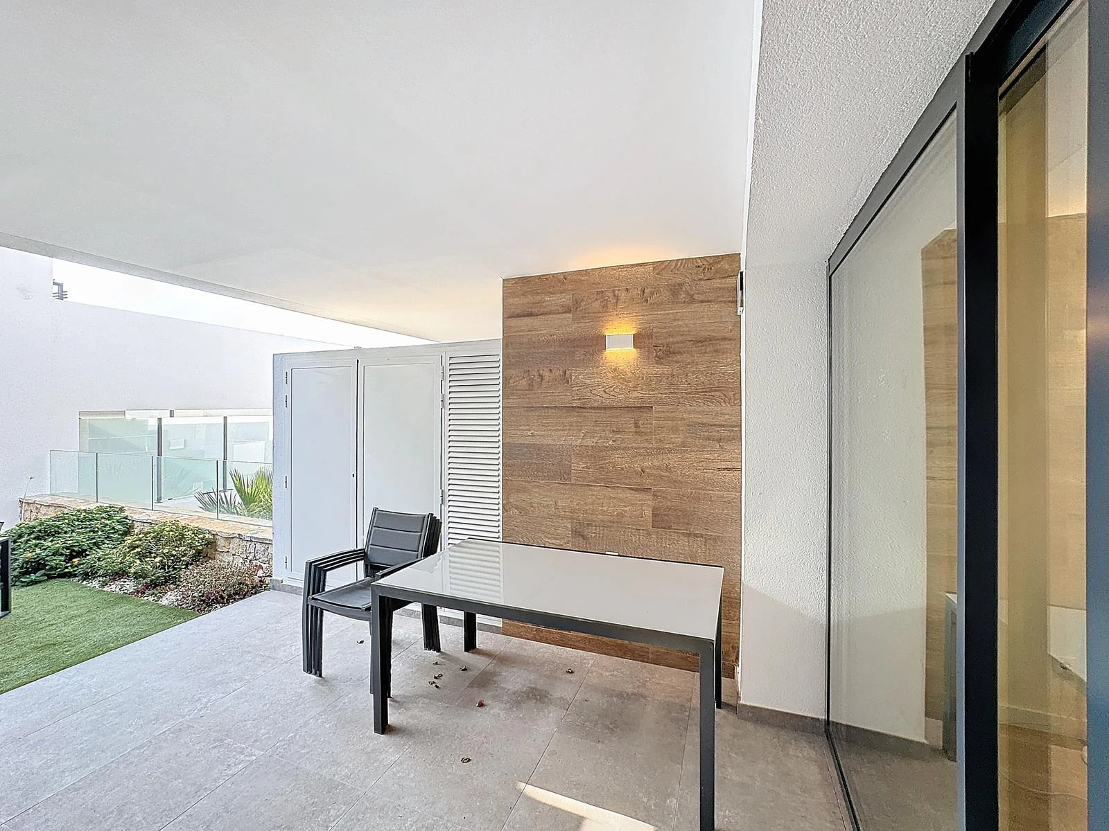 Cumbre del Sol, modern apartment with private garden