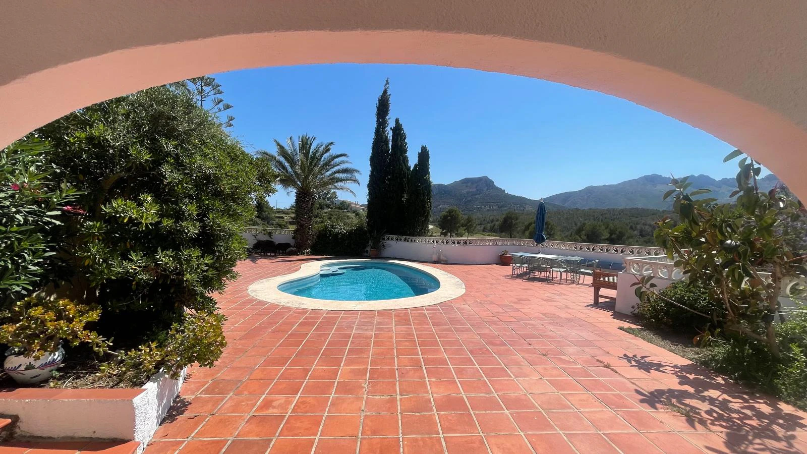 Villa for sale in Benissa: Stables and land