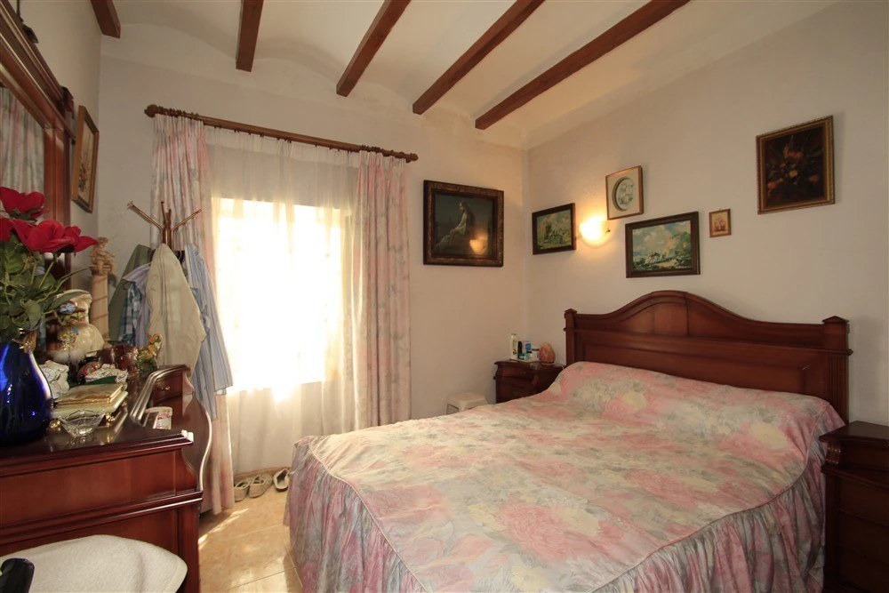 Traditional village house for sale in Teulada
