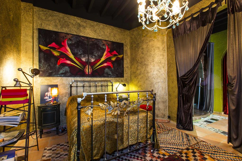 Two-storey town house with extensive interior patio, Dénia