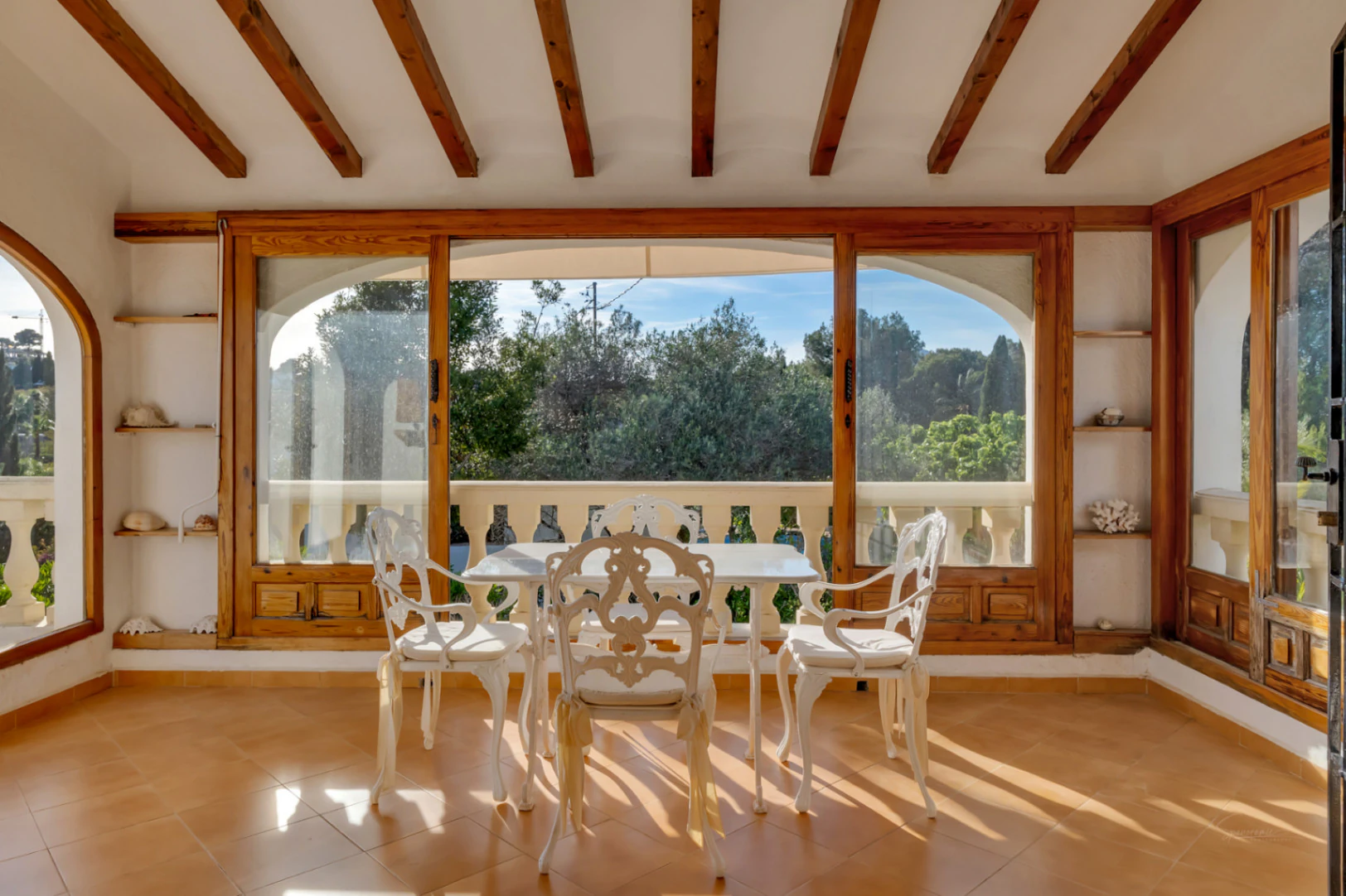 Mediterranean-style villa with stunning views in a quiet area next to Tosalet, Javea.