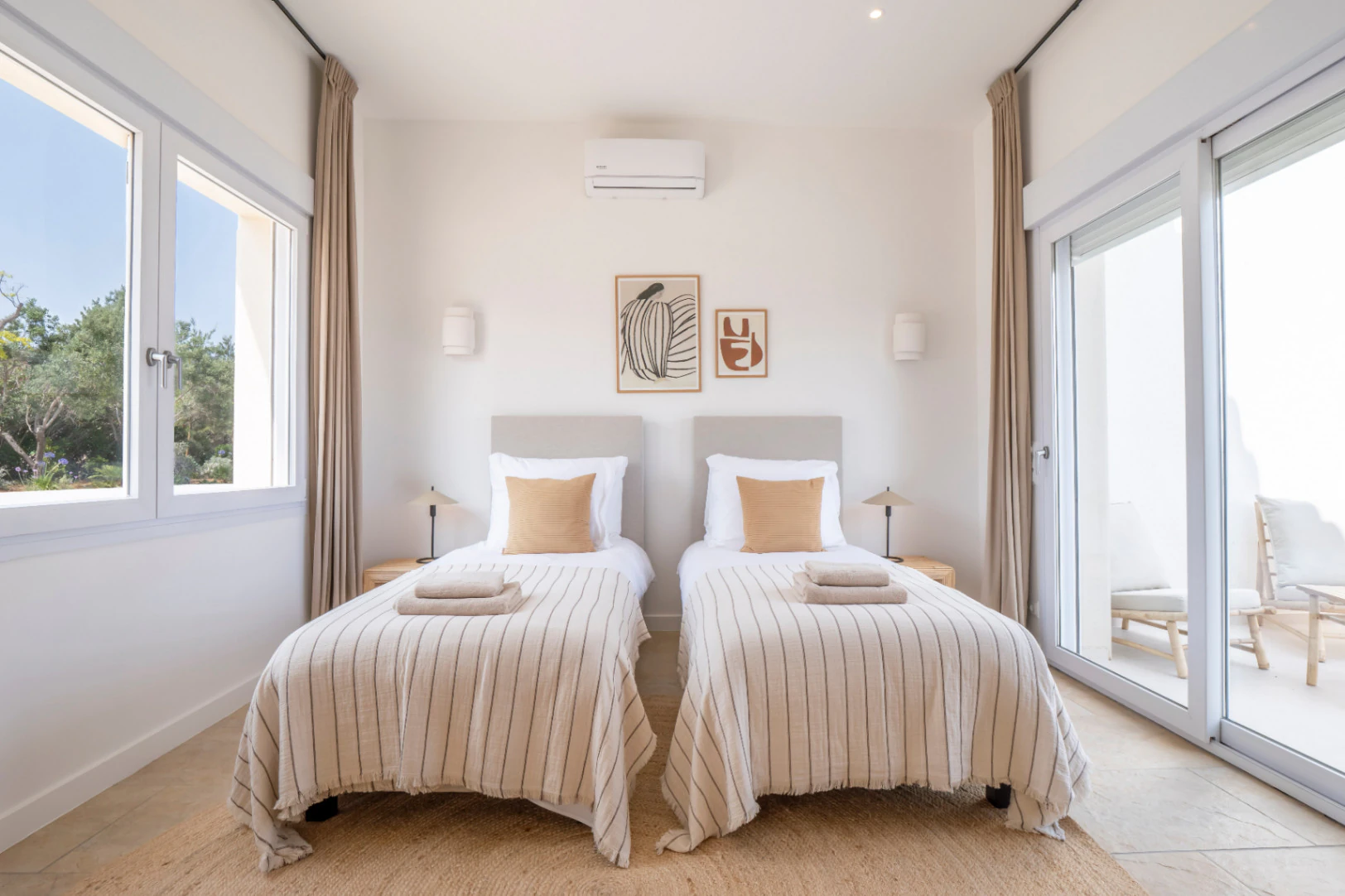 Recently renovated villa with stunning panoramic views of Jávea.