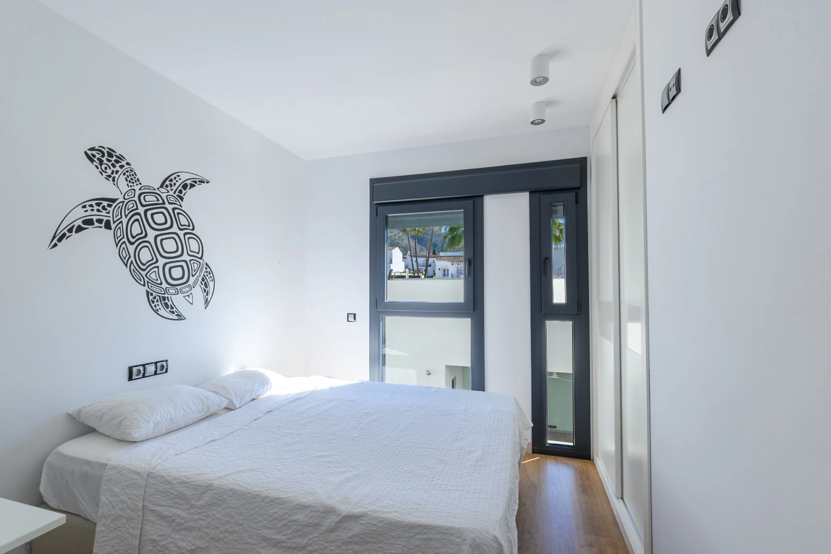 Modernes Haus in Albir – 3 Schlafzimmer, eigenes Grundstück und fußläufig zur Stadt