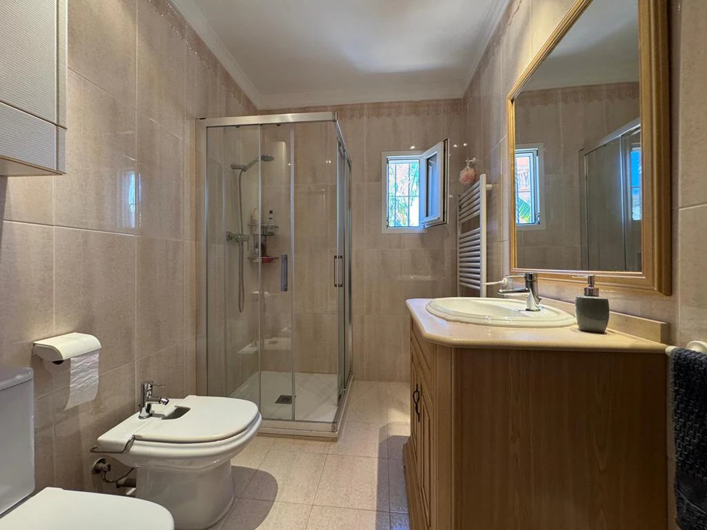 Independent chalet with large plot and private pool in Las Marinas - Dénia
