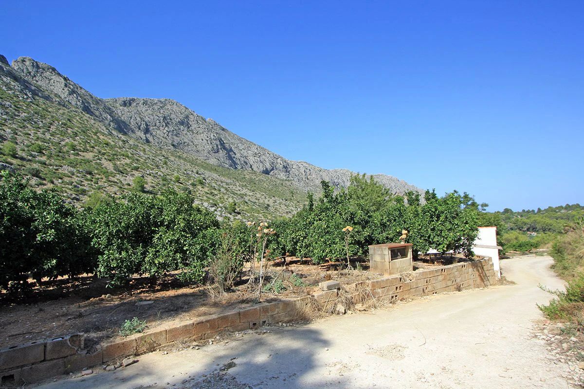 Formidable plot for sale in Beniarbeig