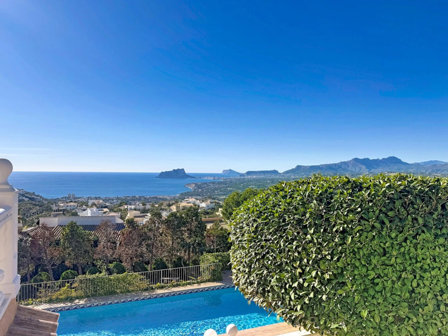 Cumbre del Sol Villa auf Doppelgrundstück mit Panoramablick in Kalmias