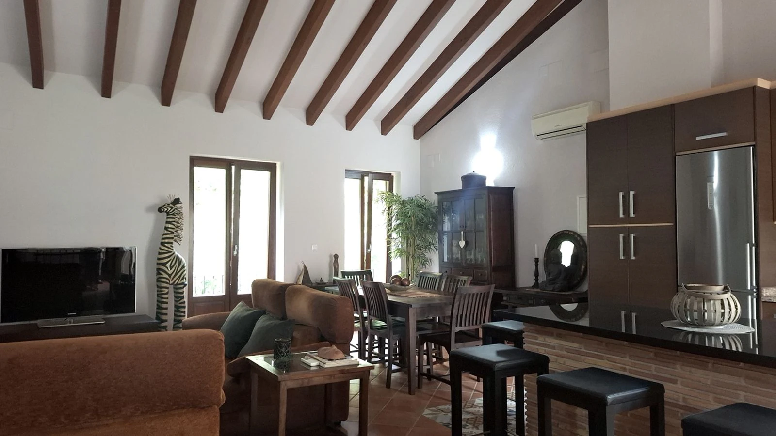 Spacious duplex home in the center of Denia
