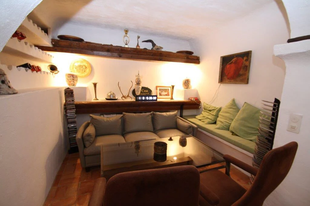 Double-Level 3 Bedroom House Pueblo Alcasar Pool Gardens & Facilities
