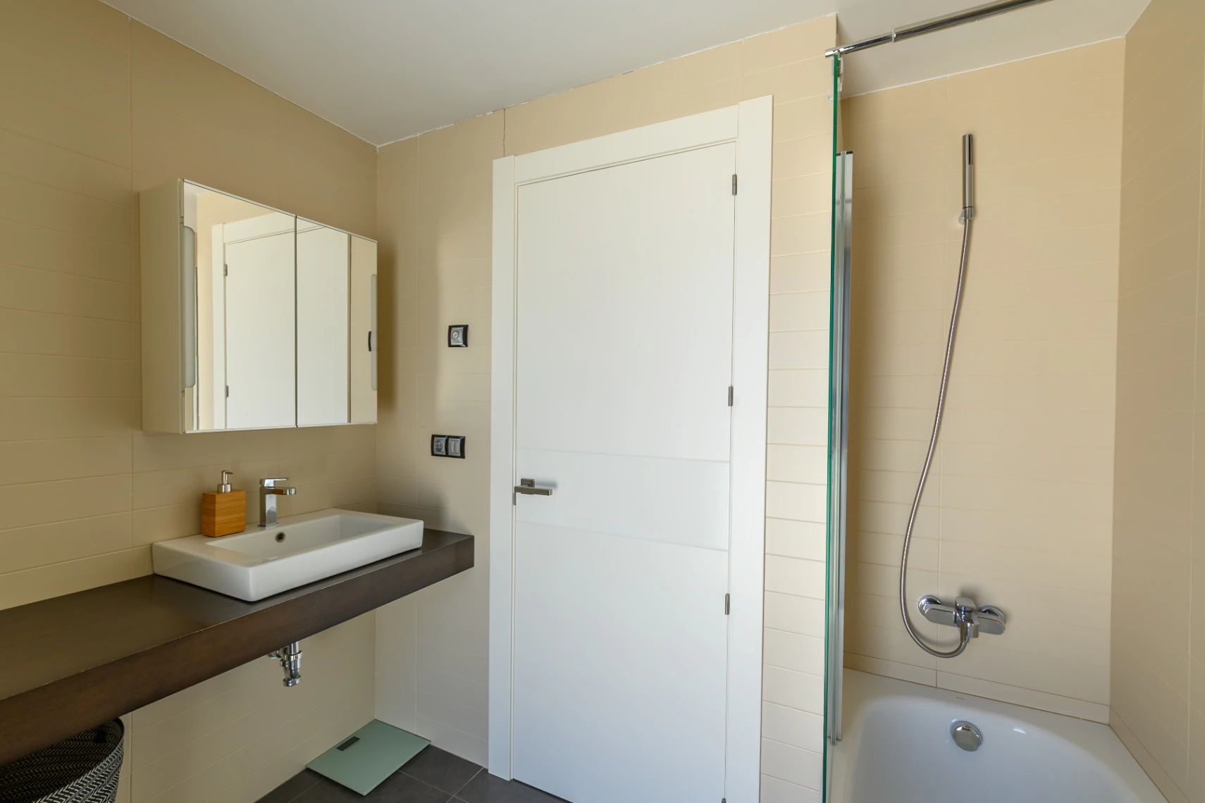 Modernes Haus in Albir – 3 Schlafzimmer, eigenes Grundstück und fußläufig zur Stadt