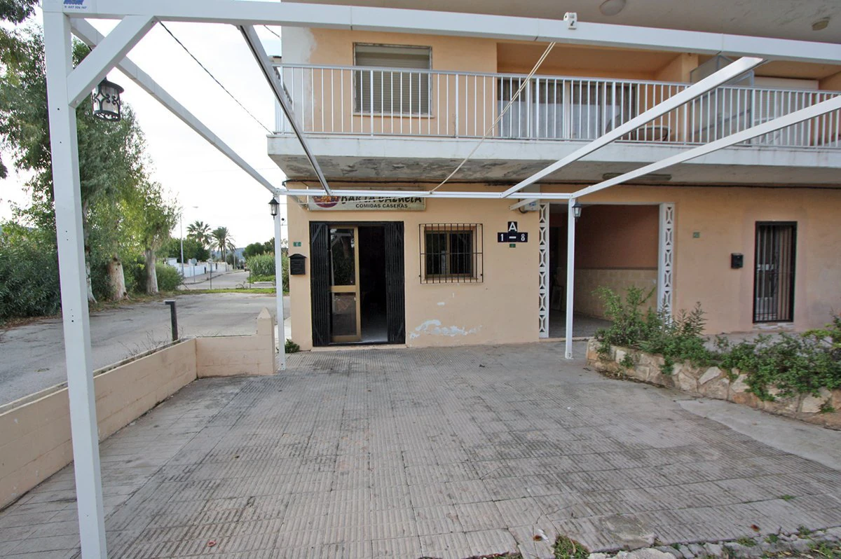 Commercial premises near the beach for sale in Denia