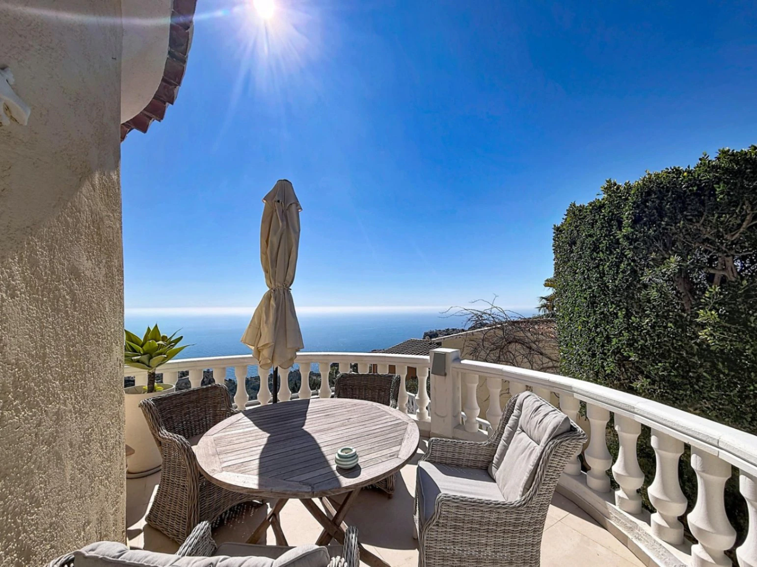 Cumbre del Sol villa renovated with spectacular sea views