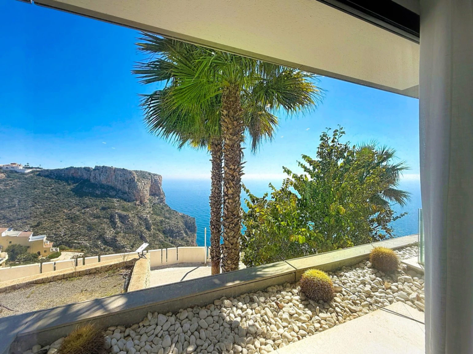 Cumbre del Sol moderne luxe appartement metSpectaculaire panoramisch uitzicht op de zee en de kliffen