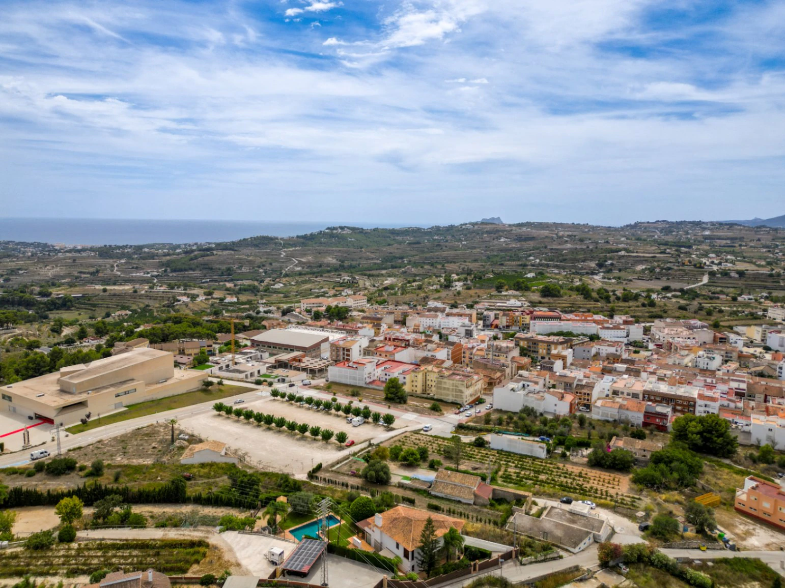 Charmante villa méditerranéenne avec vue sur la mer, grande piscine couverte et jardin – Teulada