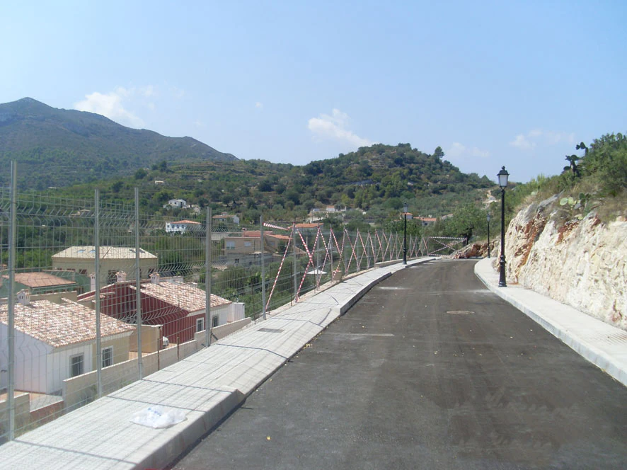 Urban plot with license and project for 6 townhouses – Great opportunity for developers