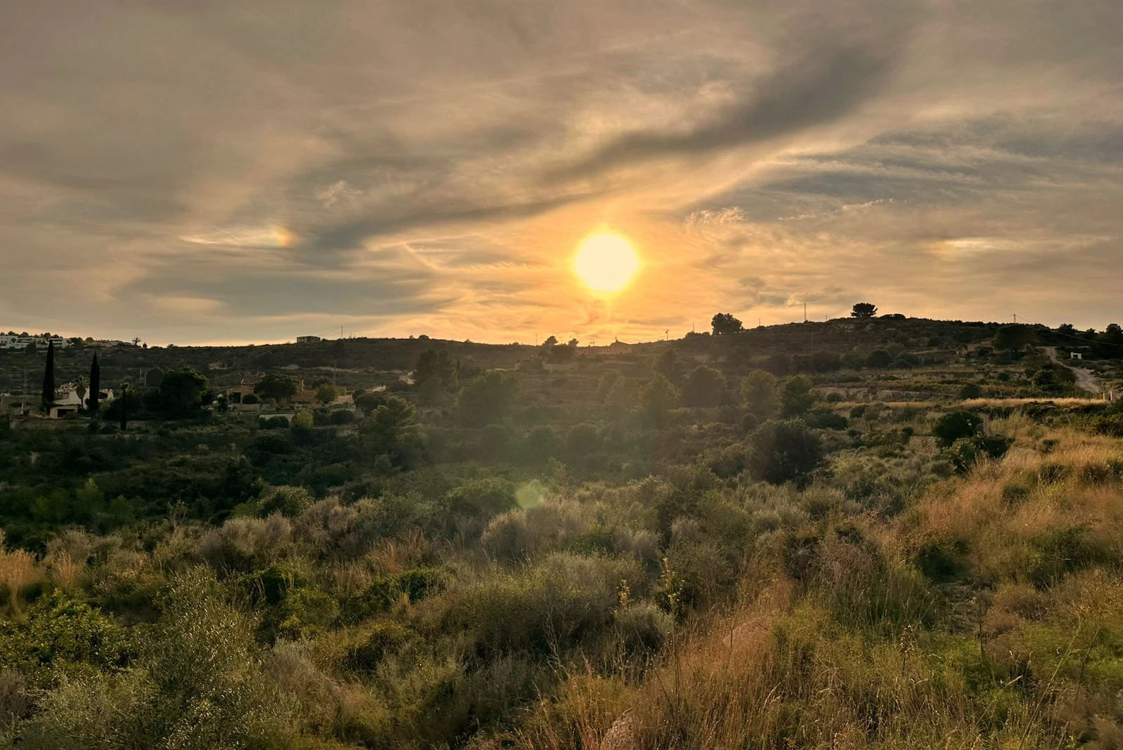 Amplia parcela rústica en Teulada, entorno tranquilo y vistas espectaculares