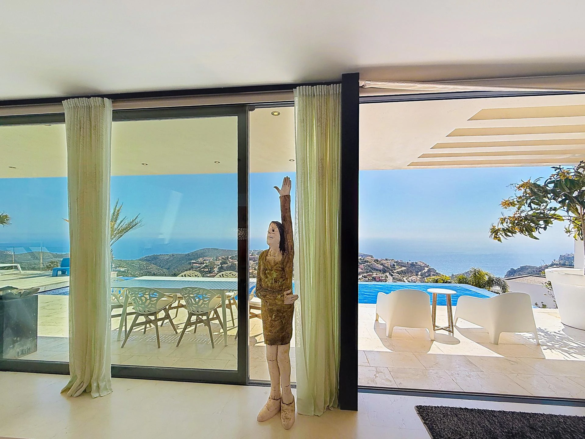 Cumbre del Sol modern villa with panoramic sea views