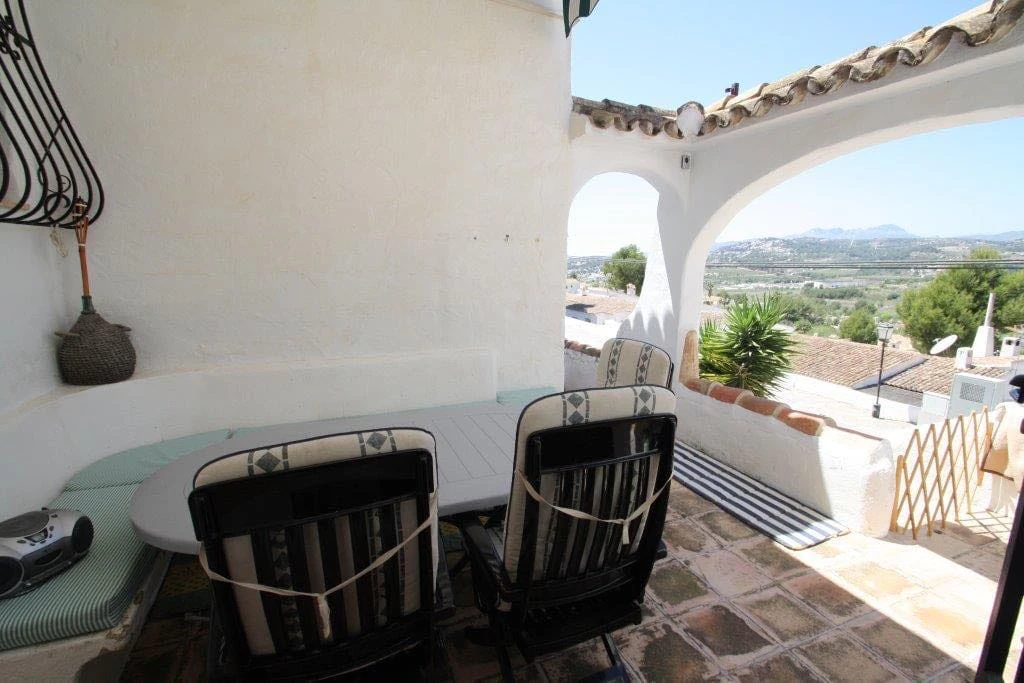 Double-Level 3 Bedroom House Pueblo Alcasar Pool Gardens & Facilities