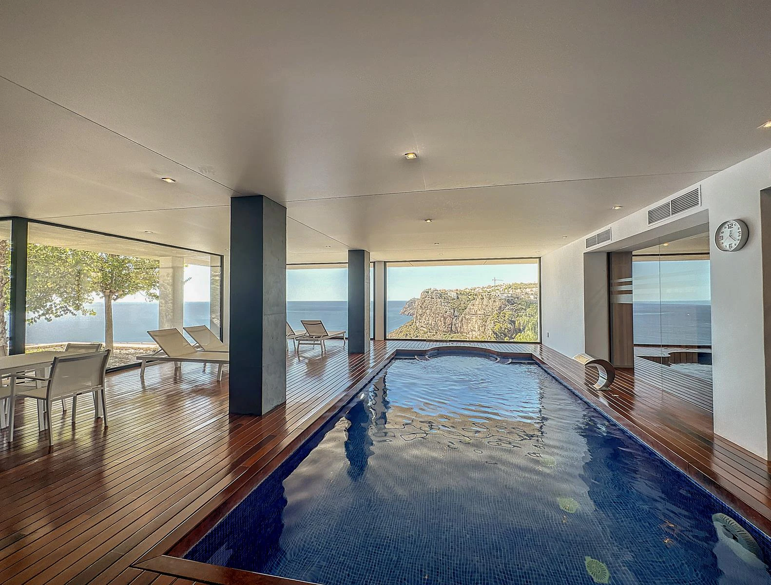 Cumbre del Sol moderne luxe appartement metSpectaculaire panoramisch uitzicht op de zee en de kliffen