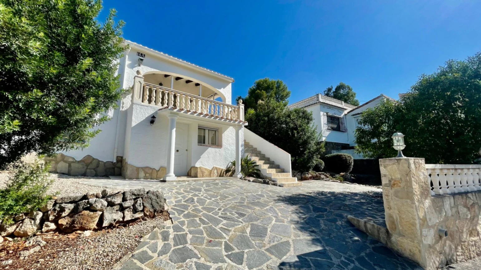 Villa for sale in Orba: Panoramic views, separate guest apartment