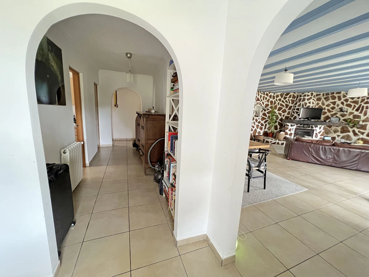 Villa in de buurt van het strand met uitzicht op zee in Javea