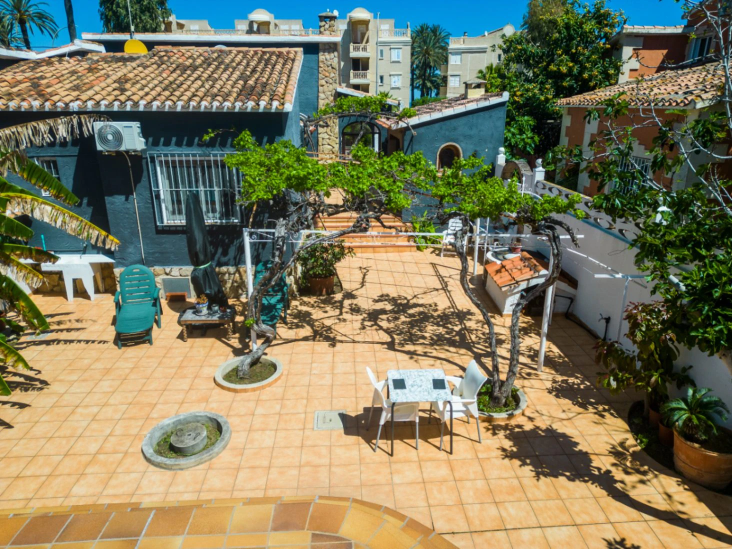 Independent chalet with large plot and private pool in Las Marinas - Dénia