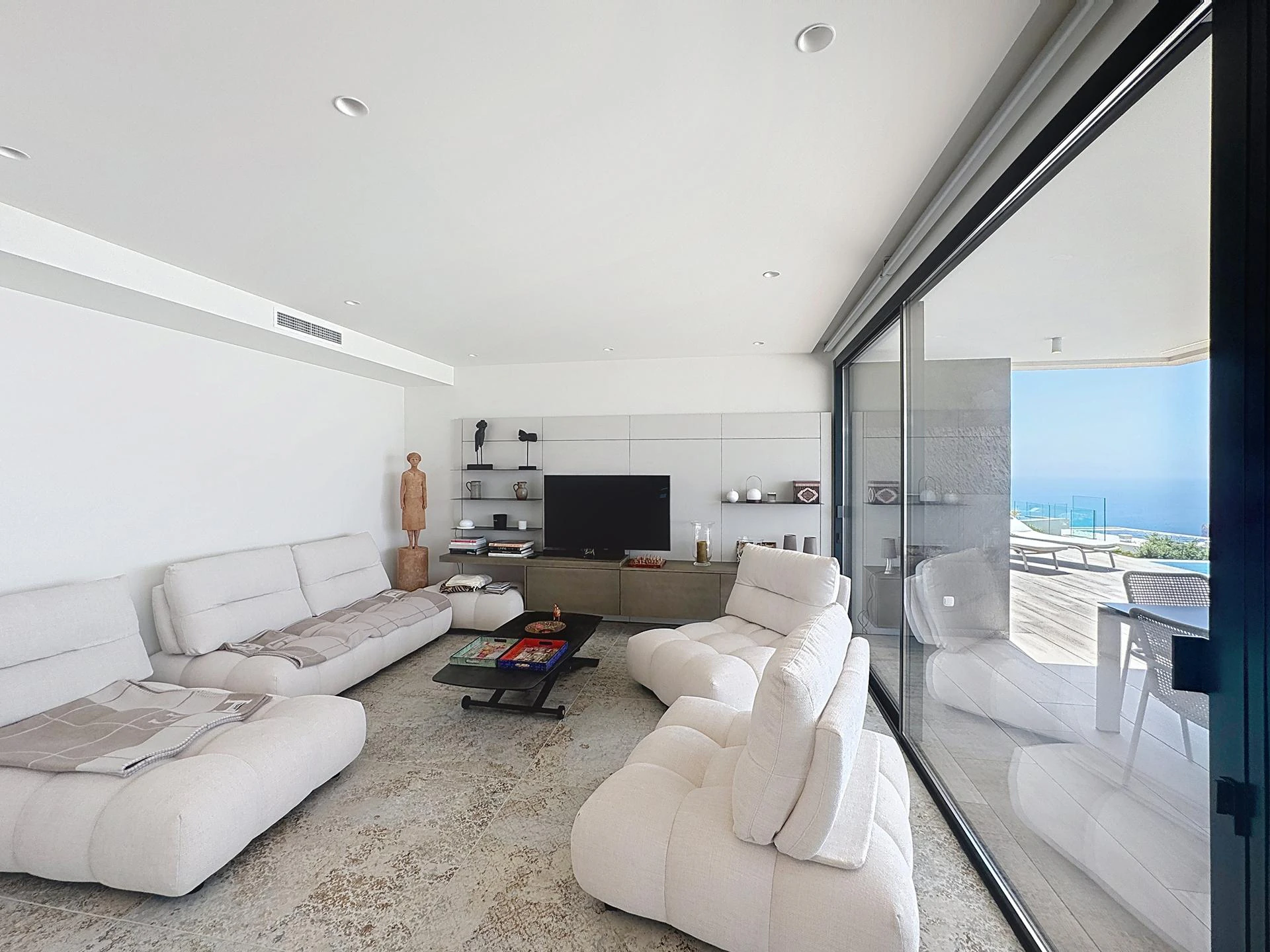 Cumbre del Sol Luxury villa with panoramic views in Jazmines residential area