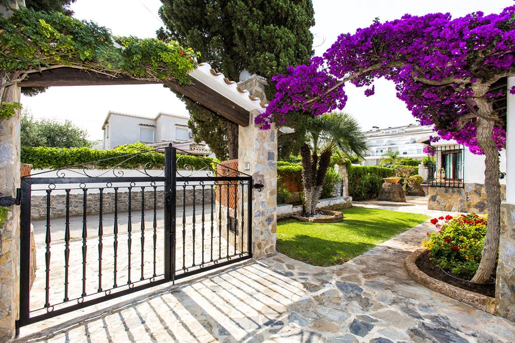 Vrijstaande villa op 50 m van het strand, Dénia