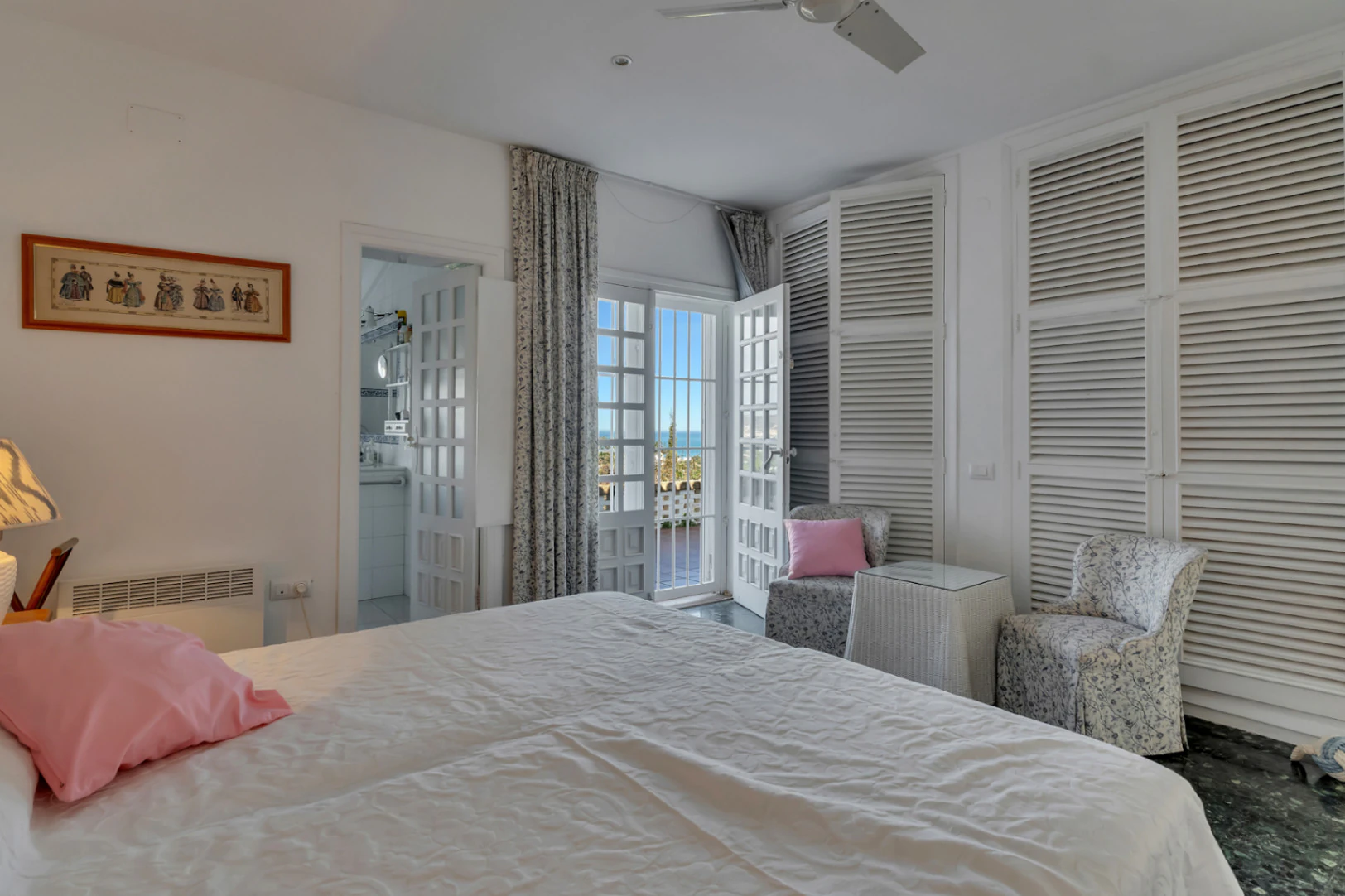 Stunning villa with amazing sea views in the El Tosalet urbanization.